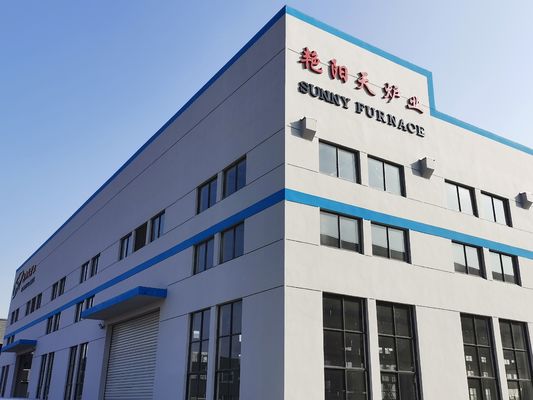 Сборно-разборная промышленная керамическая печь, предлагающая стационарные или мобильные варианты и размеры камеры от 600 до 1200 мм в ширину, предназначенная для промышленности